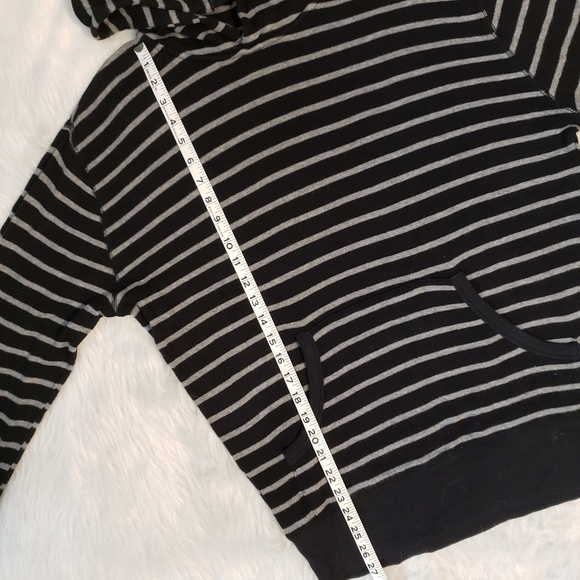Kayden K. Black & Gray Striped Hoodie Large - Picture 9 of 10
